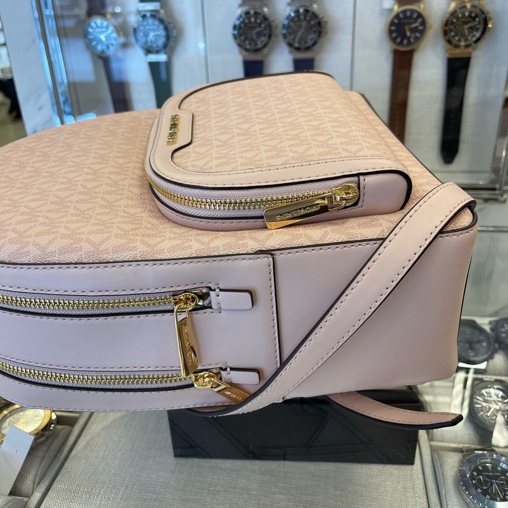MICHAEL KORS Jaycee Medium Signature Logo Backpack
POWDER BLUSH
NWT - Picture 12 of 16